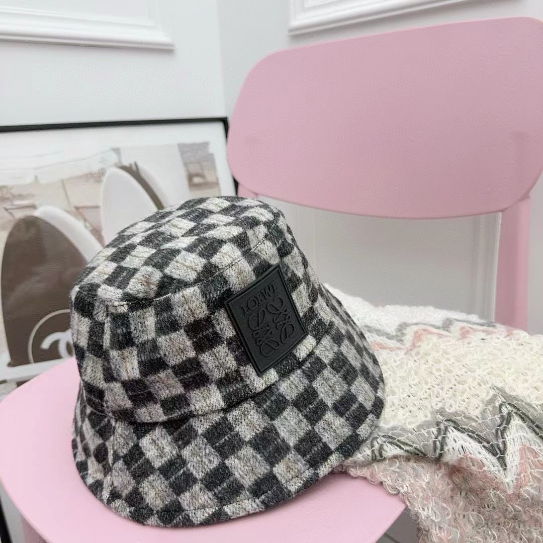 Loewe Caps